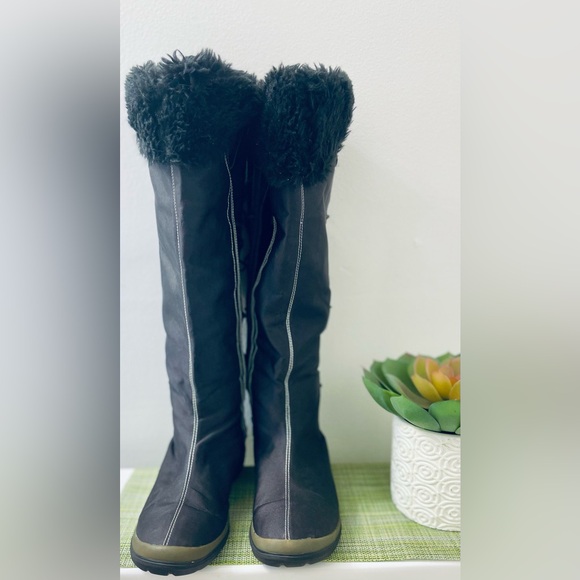 8M Women’s Timberland Knee-High Boots – $100 (Retail over $275!) – Never Worn! - Picture 2 of 6